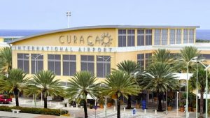 Hato Airport op Curaçao met sinds kort een vertrekhal met air conditioning